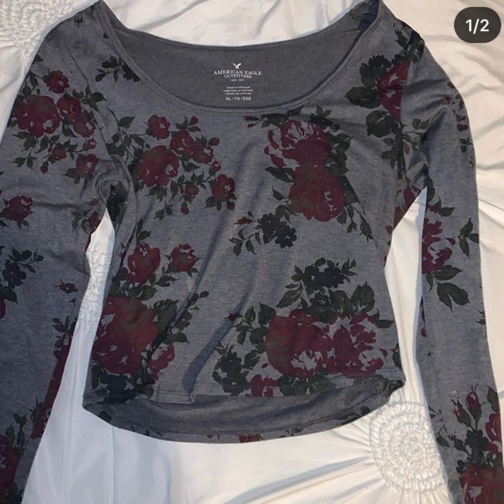 American Eagle crop top with long sleeves